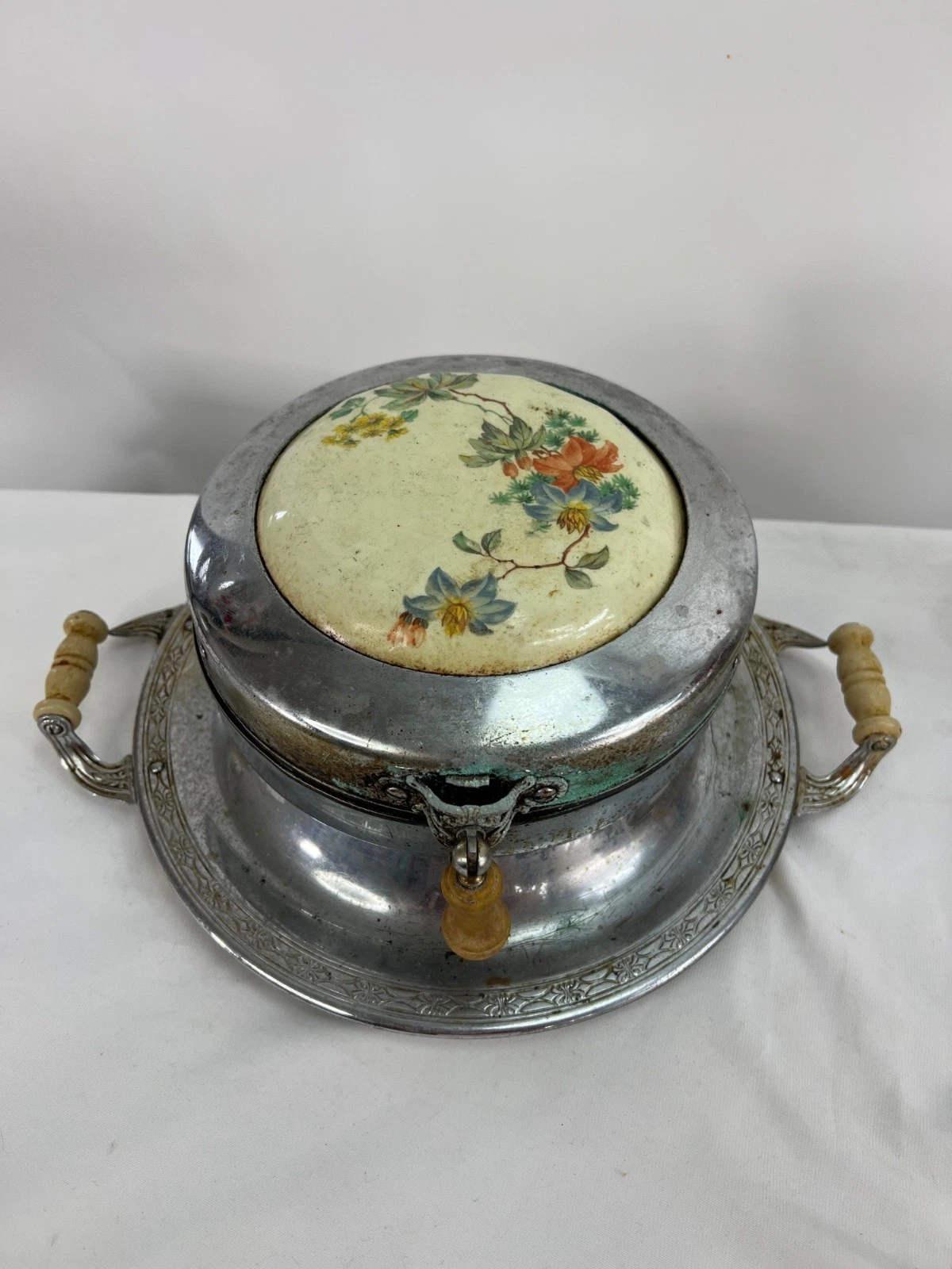 Antique Universal Landers Frary & Clark Waffle Iron With Floral Porcelain Lid &