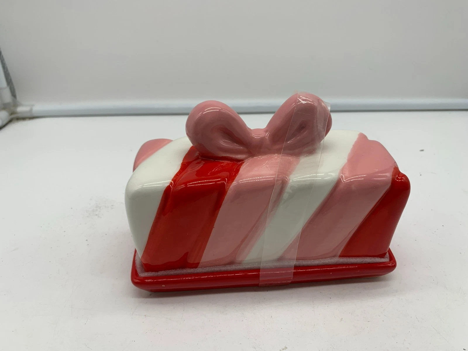 Ceramic 5.5in Christmas Bow Butter Dish BB02B04033
Opens in a new window or tab