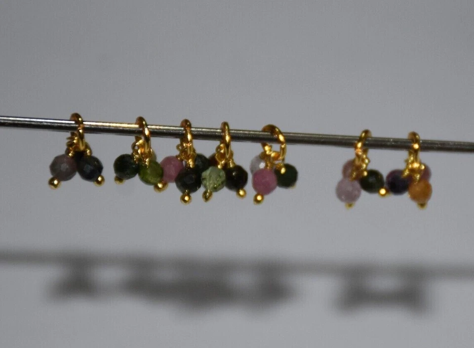 Dijes colgantes de cuentas de piedras preciosas de turmalina de 3 mm. dijes para hacer joyas chapados en oro Foto 3 de 4