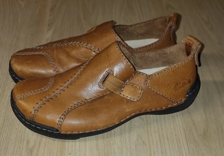 Mocassini Clarks da uomo chiusura elastica UK taglia 7 nuovi di zecca