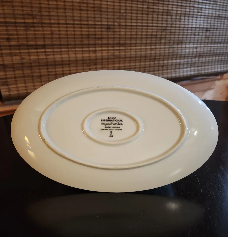 Ekco Int'l Fine China Gravy Boat con placa inferior, patrón floral "Otoño dorado" Foto 2 de 4