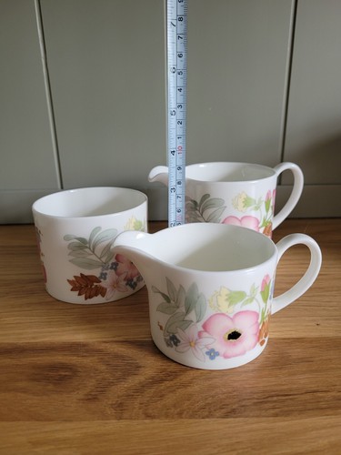 Wedgwood Meadow Sweet milk jug, Cream Jug and open sugar bowl - Picture 2 of 4