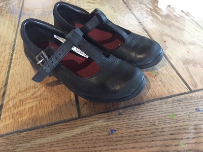 clarks narrow fit shoes