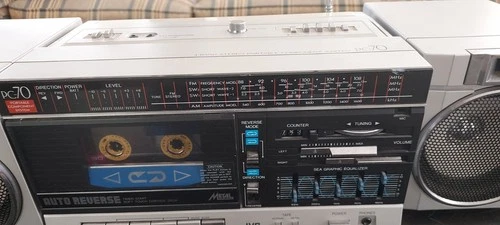 JVC PC-70 Vintage Portable Stereo AM/FM/SW1/SW2 Radio Cassette Boombox