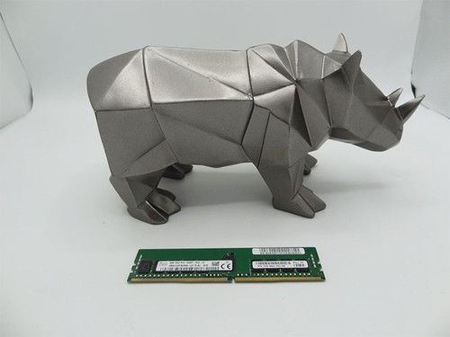 Hynix HMA41GR7BJR4N-UH 8GB DDR4-2400MHz PC4-19200 ECC Registered - 第 1/1 張圖片