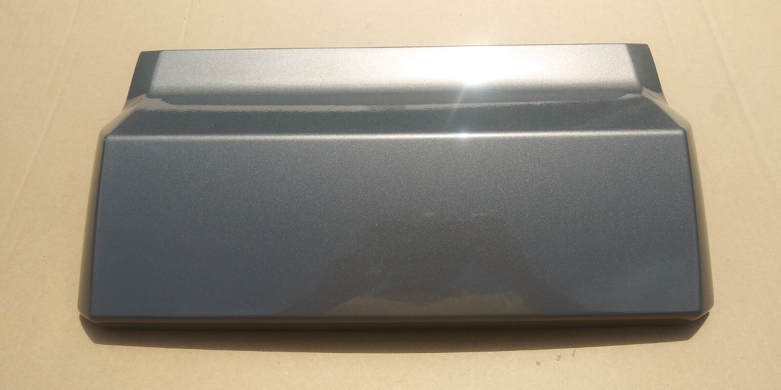 20152020 Chevy Tahoe/Suburban Hitch Cover Pepperdust Metallic 23142973