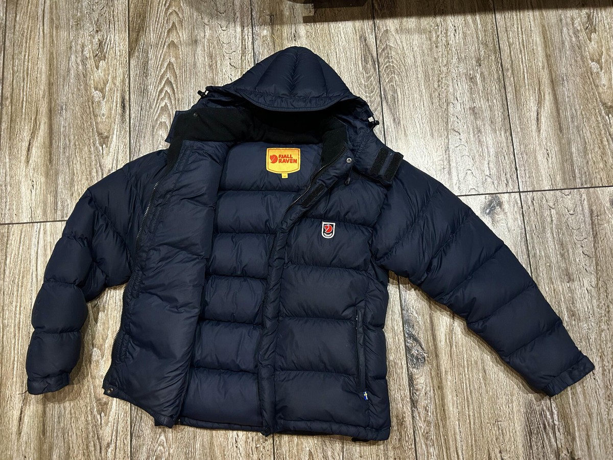 新品未使用Fjällräven ブラック ダウンジャケット フード付き