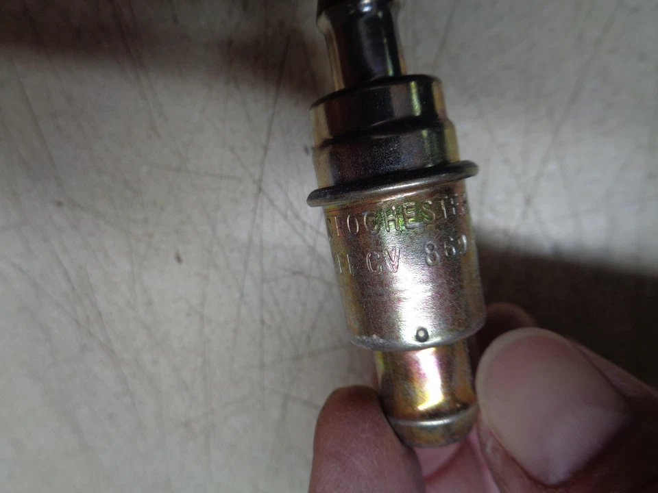 Válvula PCV NUEVO GM Rochester CV869C 82 84 88 Olds Firenza Buick Skyhawk 1.8 2.0 Foto 4 de 4