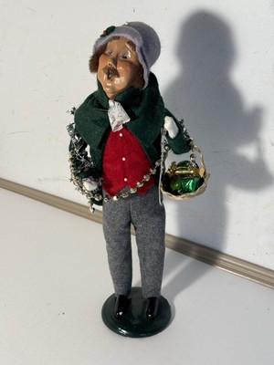 Byers' Choice Caroler 1997  mustache man w/ basket Gifts. #86/100.  Read