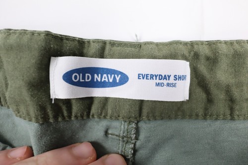 Old Navy Damen 14 The Everyday Short Camouflage Mid Rise Shorts - Bild 8 von 12