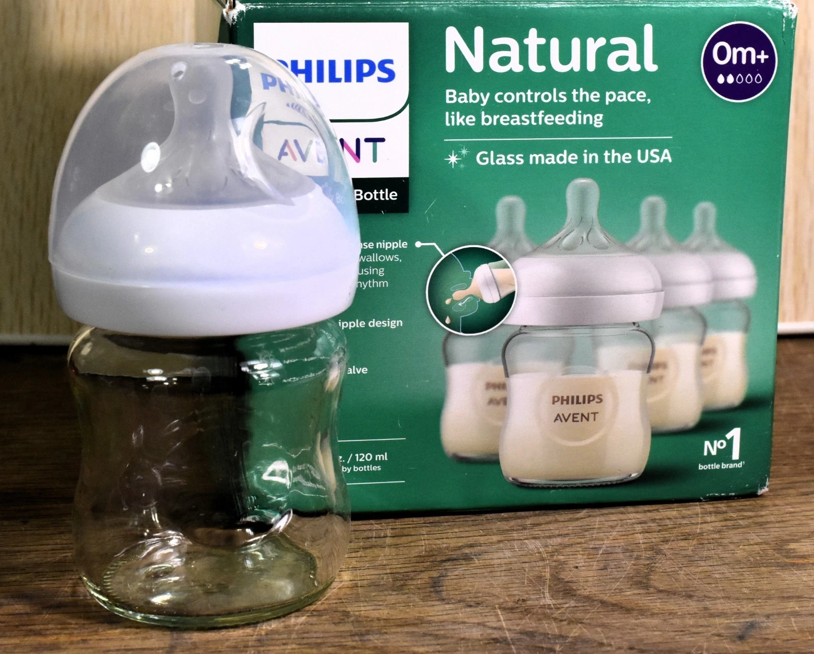 Philips Avent Natural Glass Baby Bottles with Natural Response Nipples