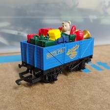 Hornby SANTA EXPRESS Gifts Wagon OO Gauge. NEW!