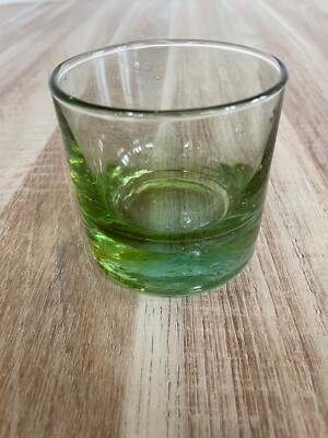 Verre vert à whisky de fabrication artisanale