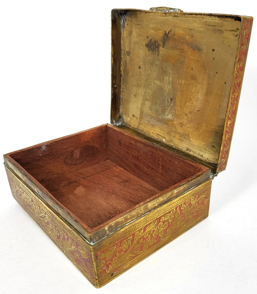 Caja de especias vintage india antigua de latón Paan Daan Betel hoja Mumtaz 422 FC India Foto 4 de 4