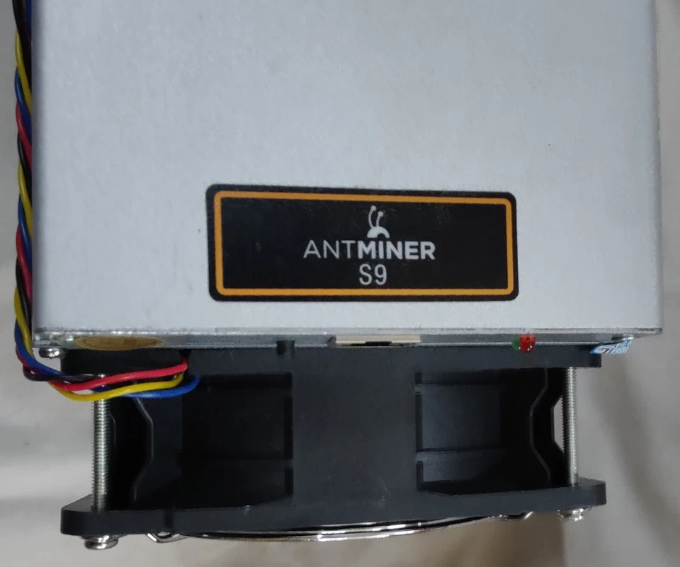 BITMAIN AntMiner S9_13.5T  ASIC Bitcoin Miner with Power Supply - Image 3 of 4