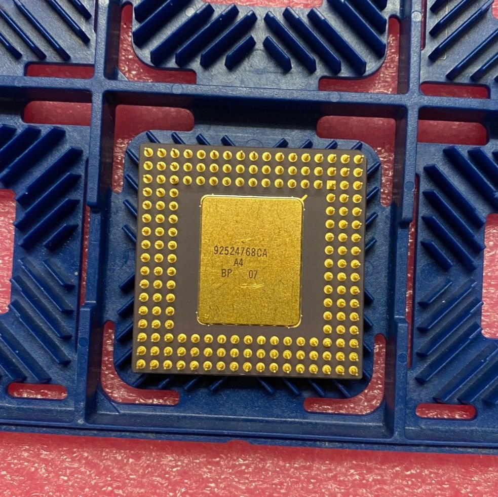 ベルシーノ　ゲル Vintage Intel i486DX/33 CPU A80486DX-33 SX902 SX680 SX797 Ceramic