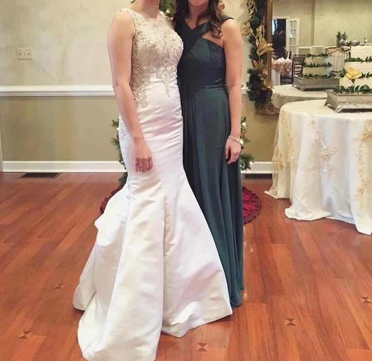 Vestido de novia Allure Bridals marfil Foto 2 de 4