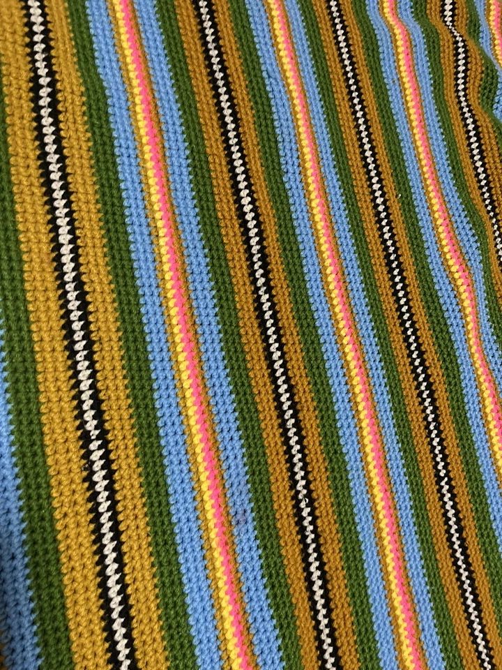 "Manta de ganchillo afgana multicolor a rayas hecha a mano 58"" X 78"" tiro de sofá" Foto 3 de 4
