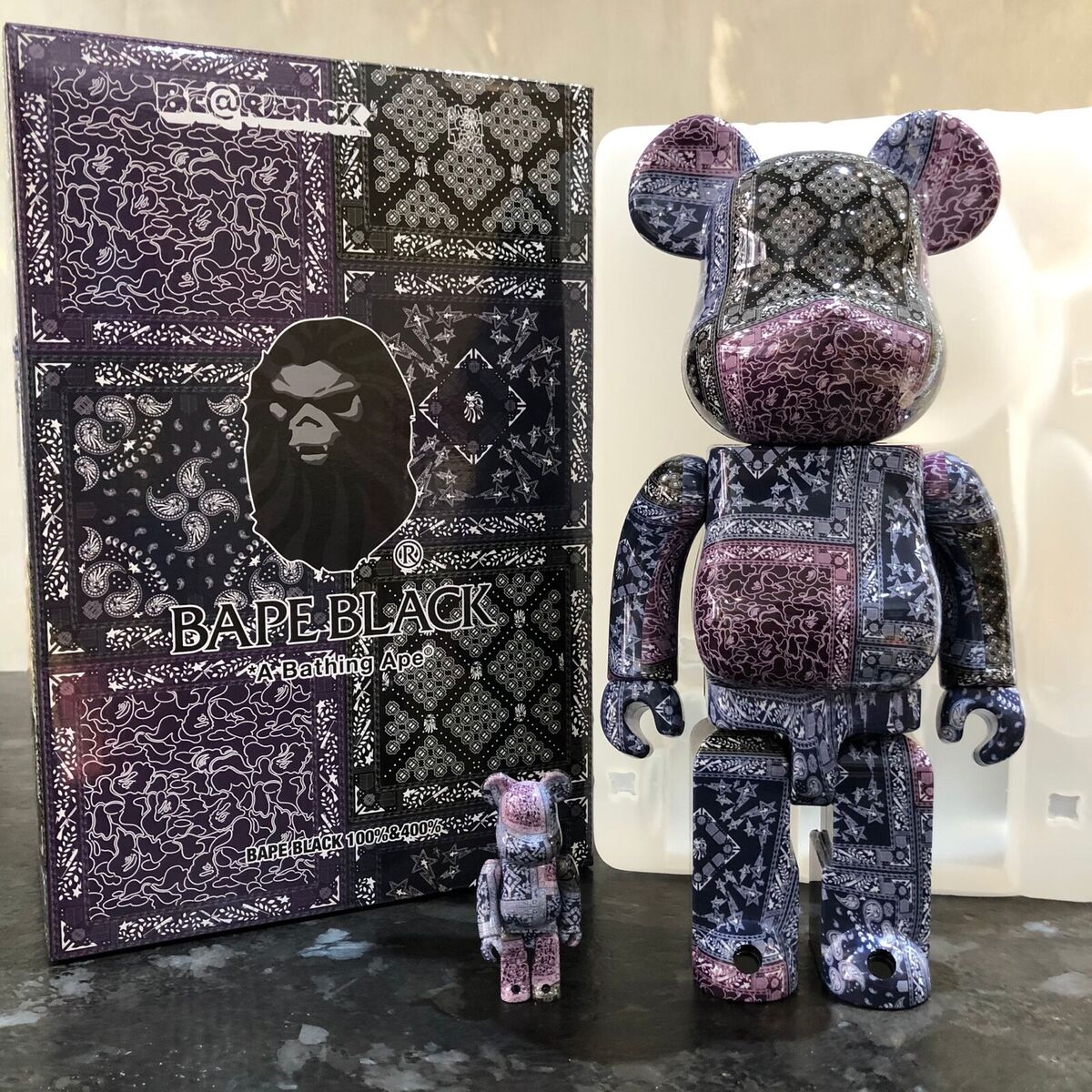 BE@RBRICK BAPE BLACK BANDANA 100％ & 400％