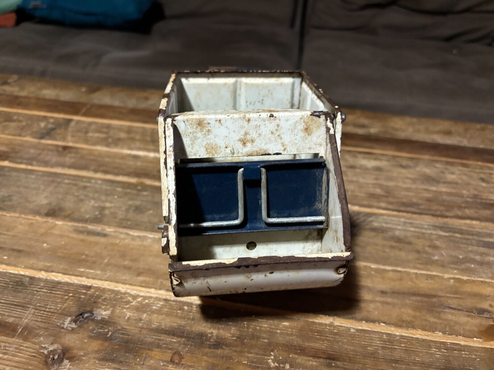 Picture 4 of 9