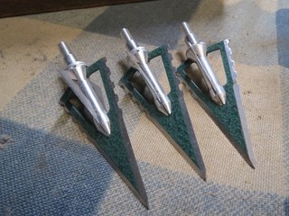 3 Used Screw on Stainless 4 Blade Broadheads 100 grains