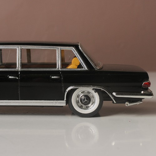 Vitesse, Mercedes 600, Pullman Limousine? Black Diecast Model, 1/43, No Box - Foto 9 di 24