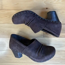 Dansko Nori Suede Heeled Clogs Womens Sz 40 (US 9-9.5) Brown Studded Slip On
