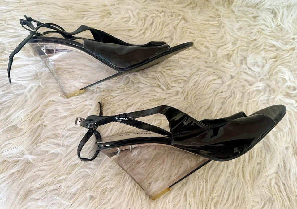 Tacones de cuña transparentes charol negro delicioso vintage talla 10 - punta abierta con tiras Foto 2 de 4