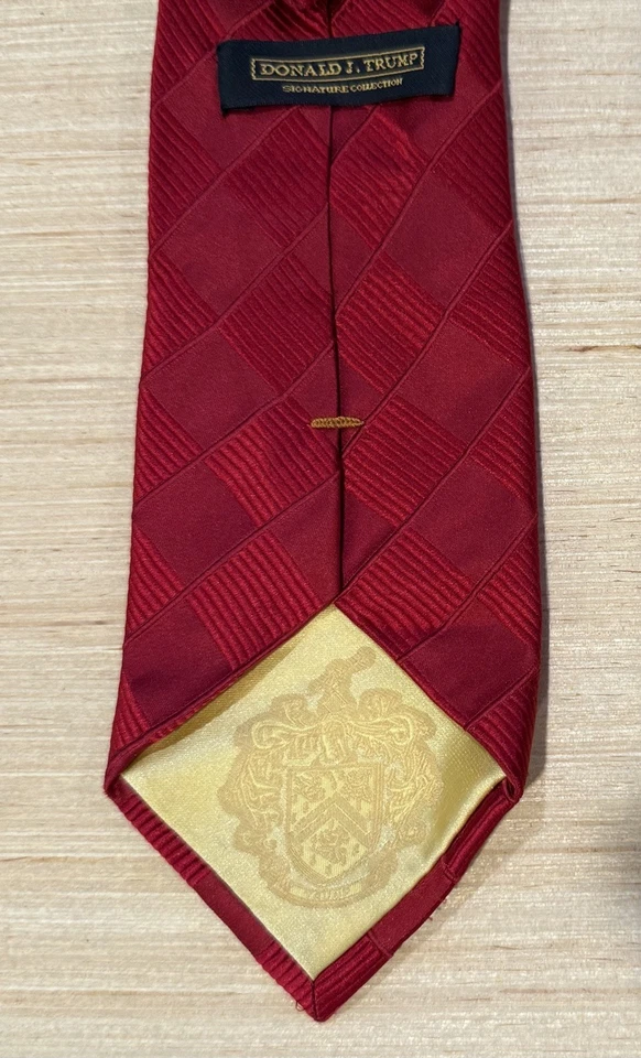Corbata roja a rayas texturizadas Donald J. Trump Signature Collection 100 % seda MAGA Foto 4 de 4