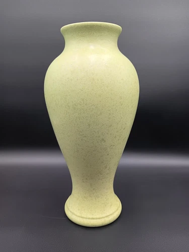 VASE ROYAL HAEGER 12" Green Matte Glaze # 4030 MCM East Dundee (Chicago) IL USA