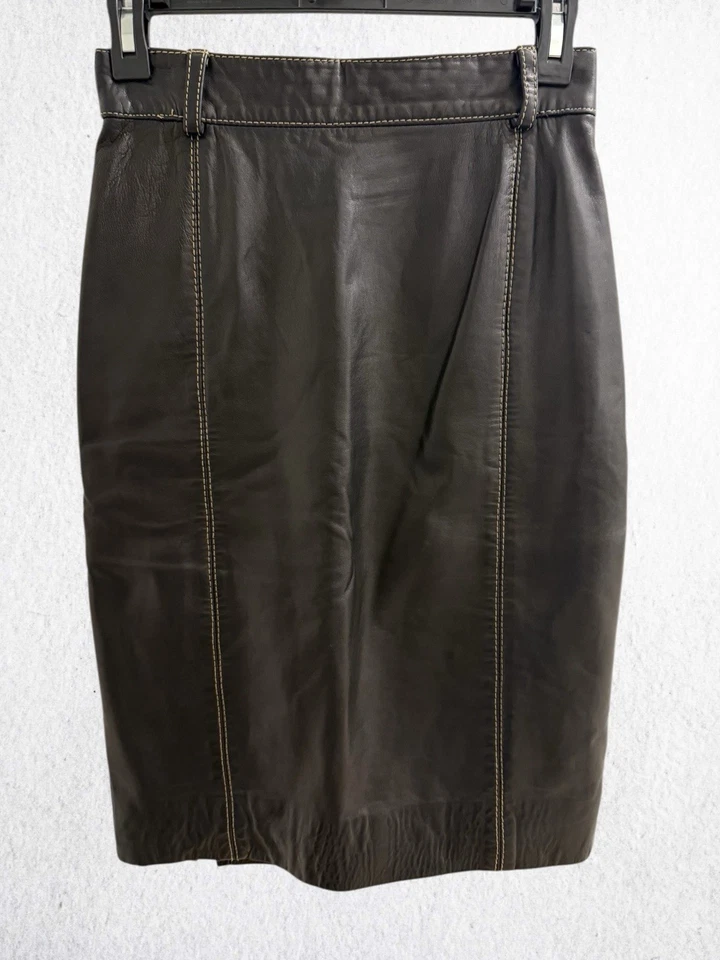 Falda ESCADA RARA VINTAGE AÑOS 90’s Cuero Piel de Cordero Negra Hilos Dorados Talla 38 EE. UU. 8