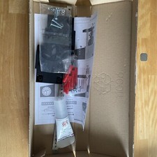 Fusible basculante de cocina Häcker para montaje independiente en isla. Tornillo y adhesivo 