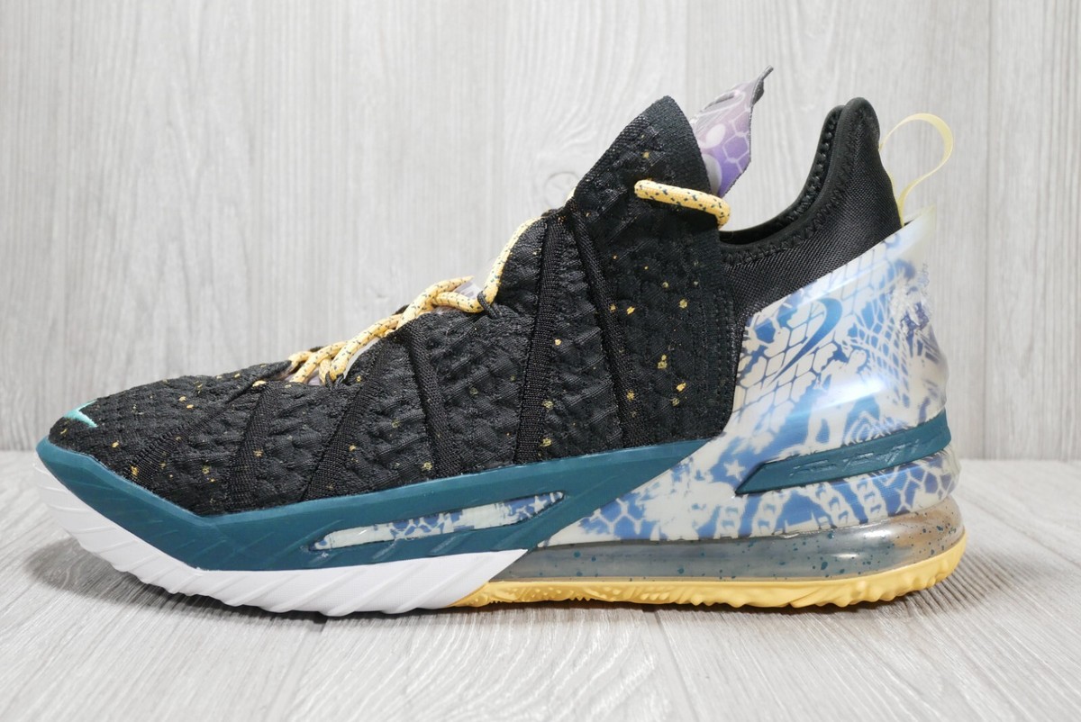 9/10-Excellent Condition) Nike Lebron 18 Reflections
