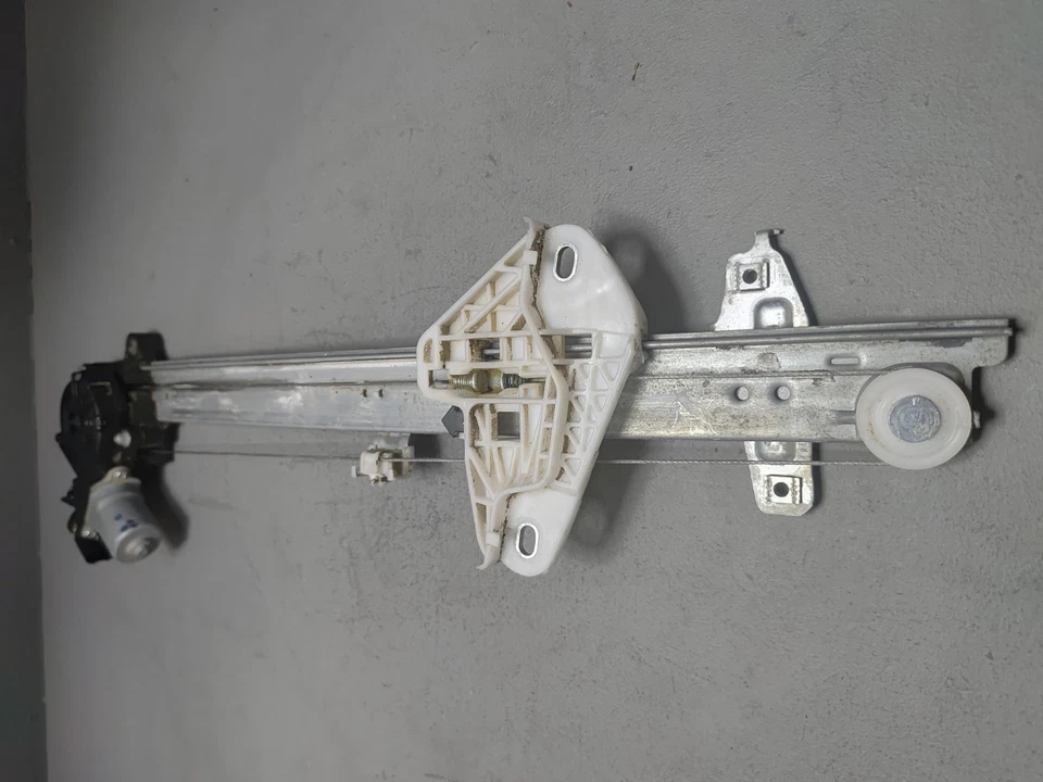 Regulador de ventana de puerta de pasajero delantero Honda Insight 2019-2022 con motor OEM Foto 4 de 4