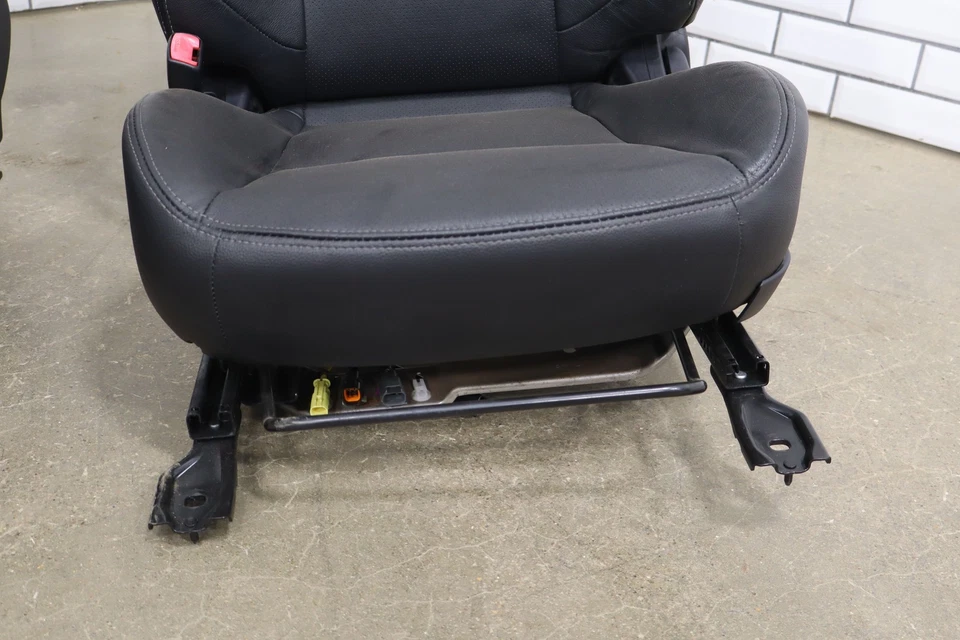 08-15 Mitsubishi Lancer Evolution Evo X Heated Black Leather Seats (Front/Rear) - Image 3 of 4