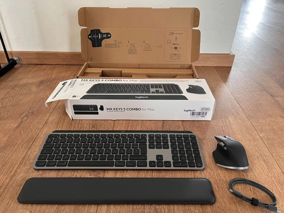 Logitech MX Keys S Combo for MAC Mouse and Keyboard Set (French AZERTY) - Image 3 of 4