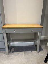 Contemporary Grey Console Table with Oak-Style Top – Minimalist Design”