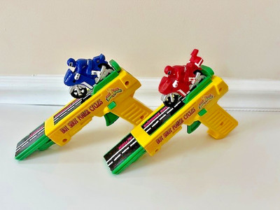 Power Rangers Motorcycles 1994 Hot Shot Power Cycles Red  Blue Rangers