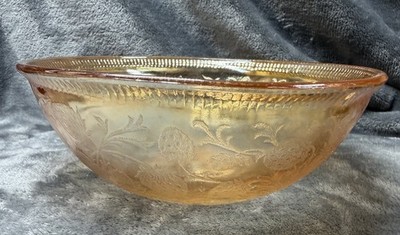 US Glass STRAWBERRY IRIDESCENT 7 1/4'' SALAD BOWL