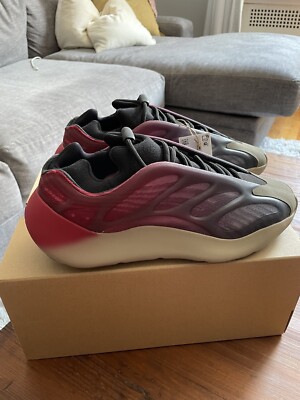 Yeezy 700 V3 “Fade Carbon” | Size 9.5 - Deadstock Adidas  display picture 3