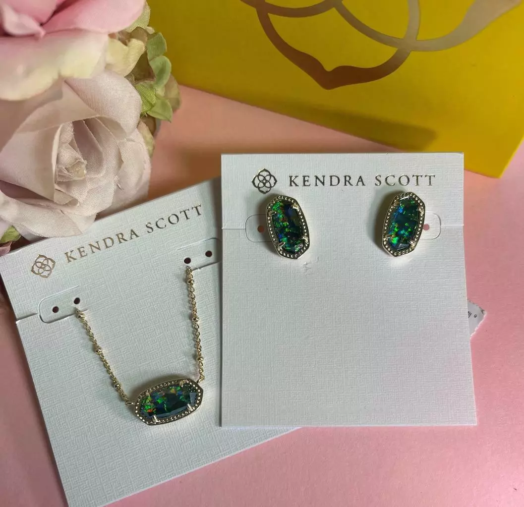 Kendra Scott | Jewelry | Kendra Scott Cami White Opal Necklace | Poshmark