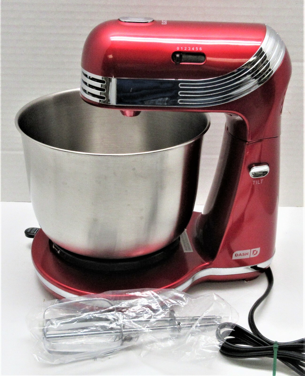 DASH Stand Mixer Red 3 QT Bowl 6 Speeds W/ Beaters Dough Hooks