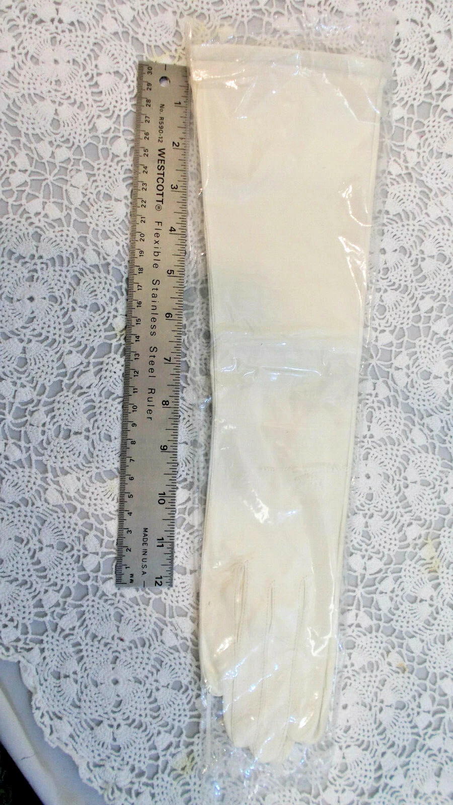 WOMANS STRAWBRIDGE & CLOTHIER Ivory LEATHER GLOVES Size 7.5 - 15" LINED W.German