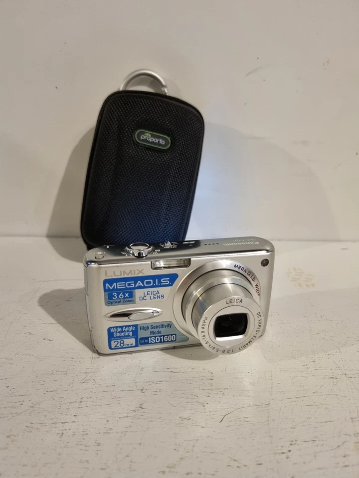 Panasonic Lumix DMC-FX01  digital camera 6.0MP Silver Tested & Working (Defects), photo 1 of 5