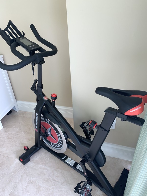 Schwinn IC3 Upright Exercise Bike - Black LOCAL PICK UP ONLY.