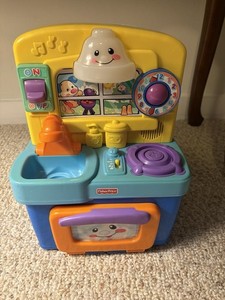 Fisher Price Laugh & Learn Learning Kitchen Bilingual Spanish English  (TESTED)