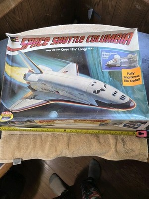Giant Revell Space Shuttle Columbia Model Kit 1/72 Sc. 1979 NEW IN BEAT UP BOX