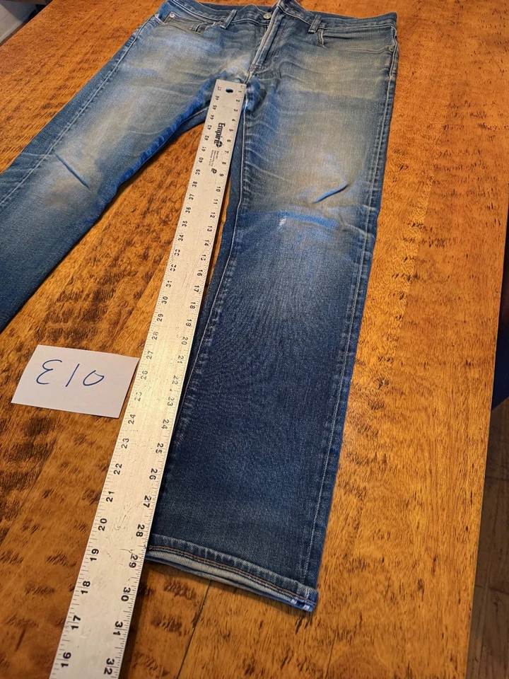 Jeans masculino reto slim fit Uniqlo 34 x 32 lavagem escura azul stretch jeans E10 - Imagem 2 de 4