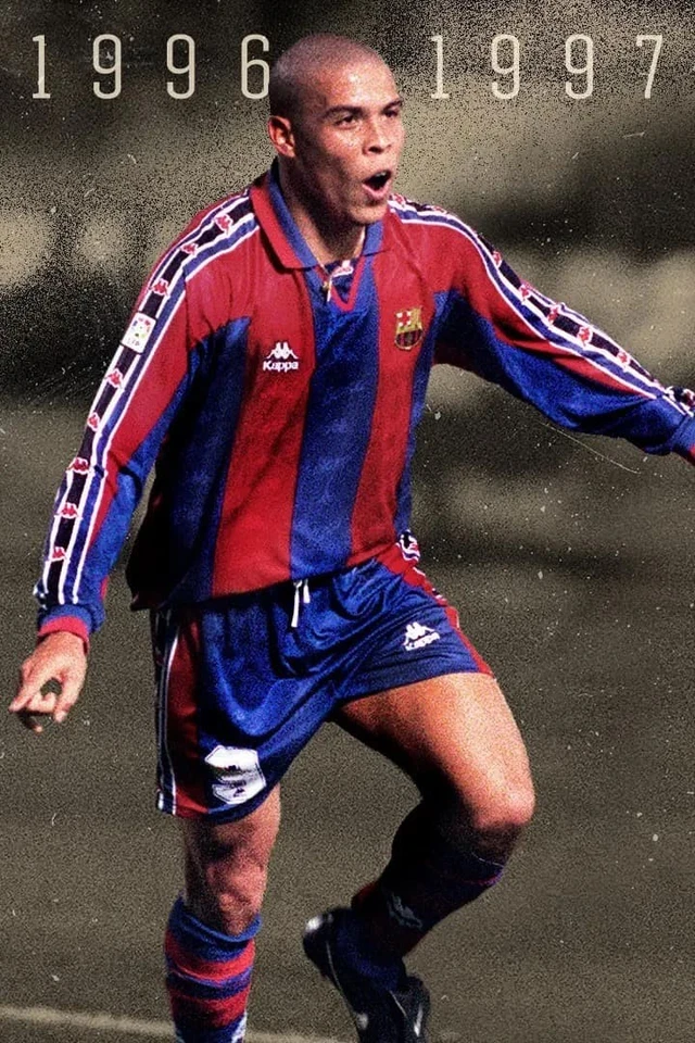 Kappa FC Barcelona 96/97 Home Kit #9 Ronaldo Camiseta Manga Larga XL Excelente - Imagen 3 de 4