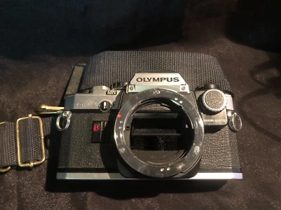 olympus OM 10 AVEC MANUEL ADAPTER - Photo 1/4